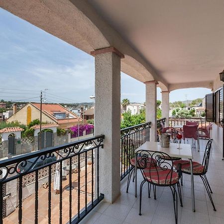 Villa Lilia Vilanova i la Geltru Luaran gambar